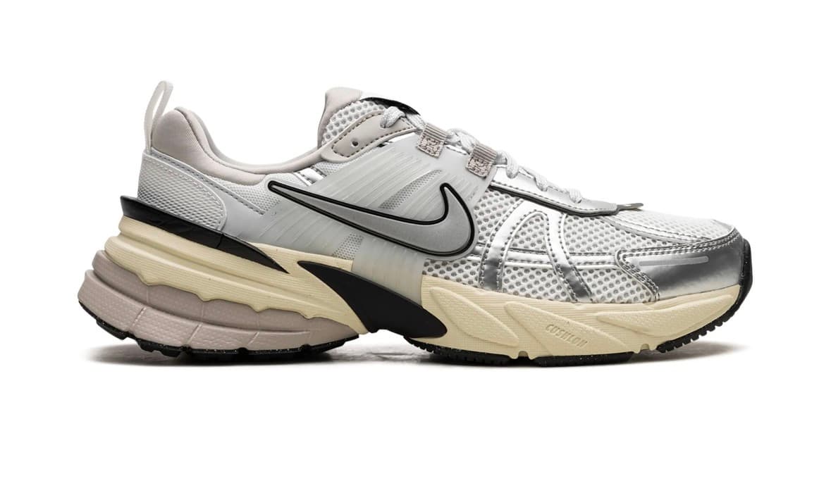 NIKE V2K RUN “Metallic Silver” SNEAKERS