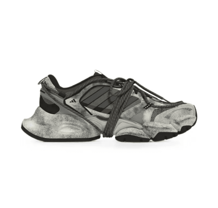 XLG RUNNER DELUXE 2.0 PANELLED DISTRESSED SNEAKERS